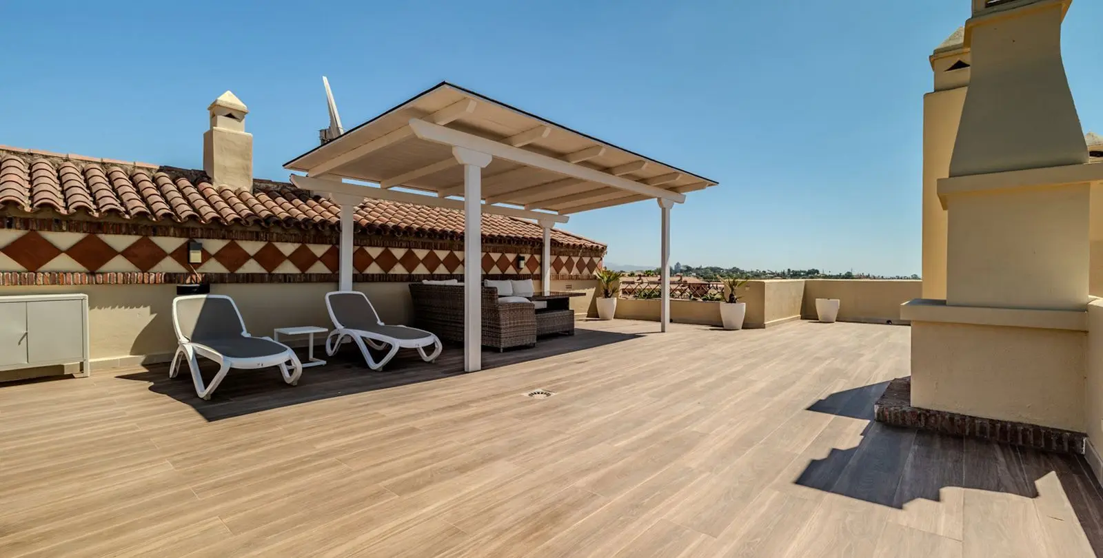 Sale of penthouse in Benahavís 2
