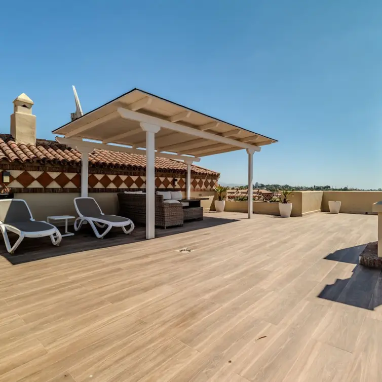 Sale of penthouse in Benahavís