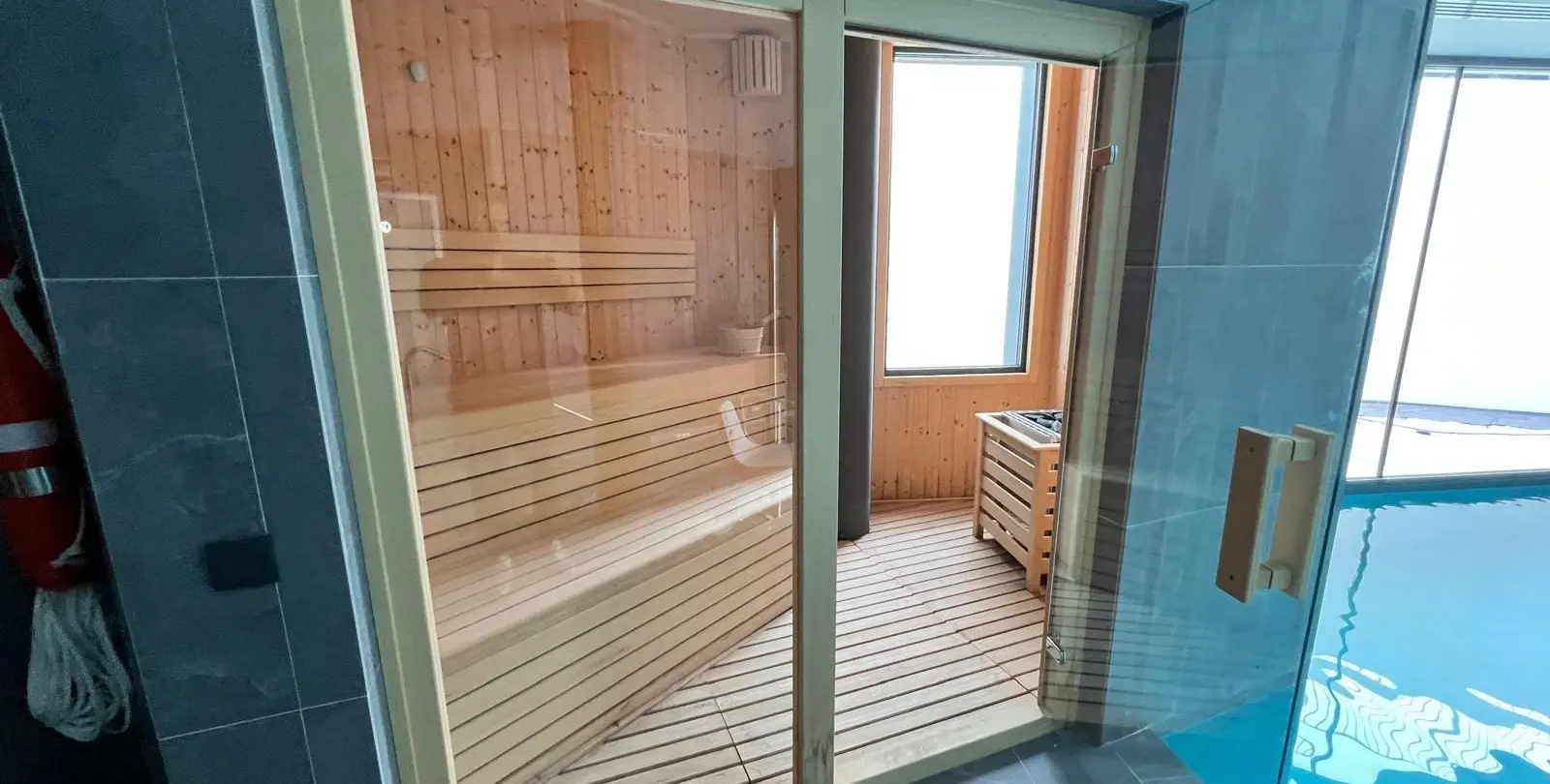 Sale of penthouse in Cancelada 24