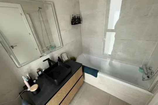 Image 4 thumb