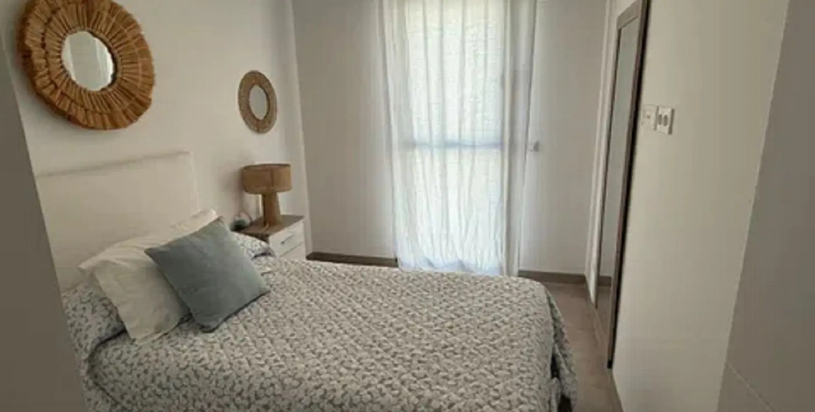 Sale of middle floor apartment in Los Pacos 18