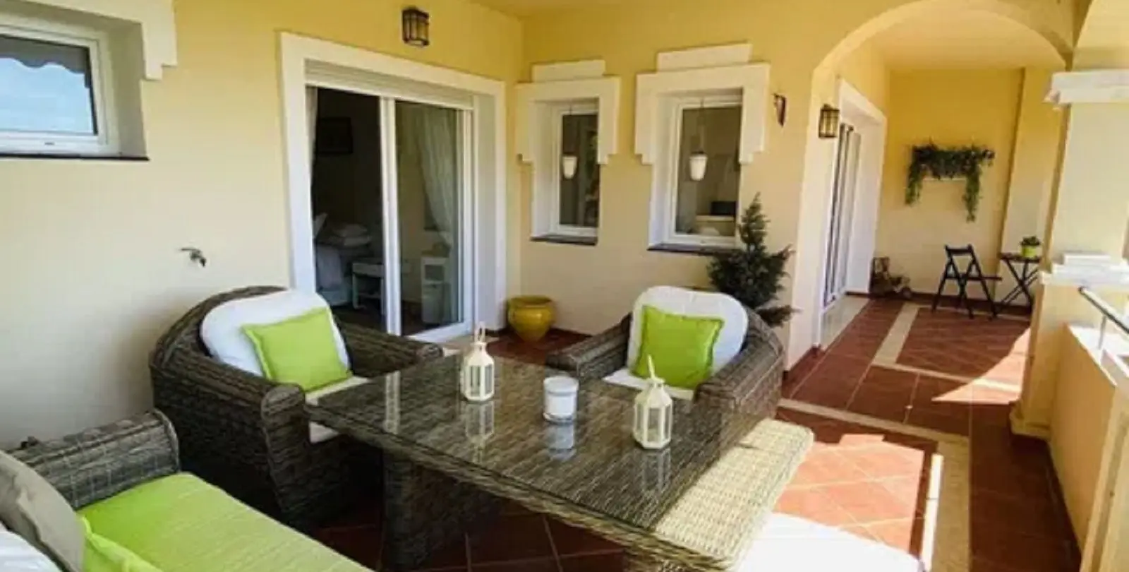 Sale of ground floor apartment in Elviria 2