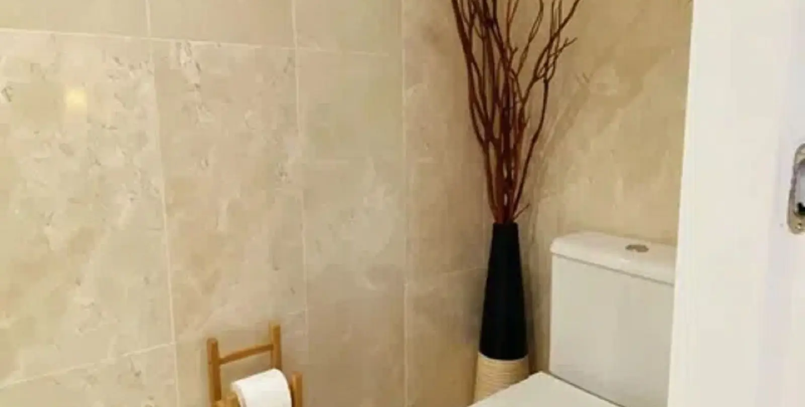 Sale of ground floor apartment in Elviria 14