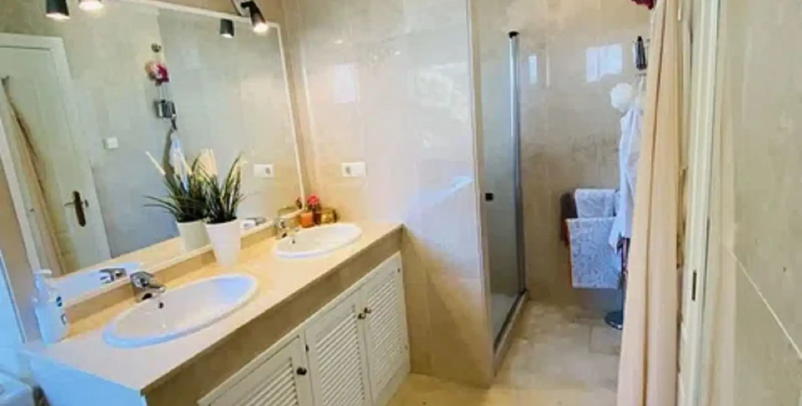 Sale of ground floor apartment in Elviria 16