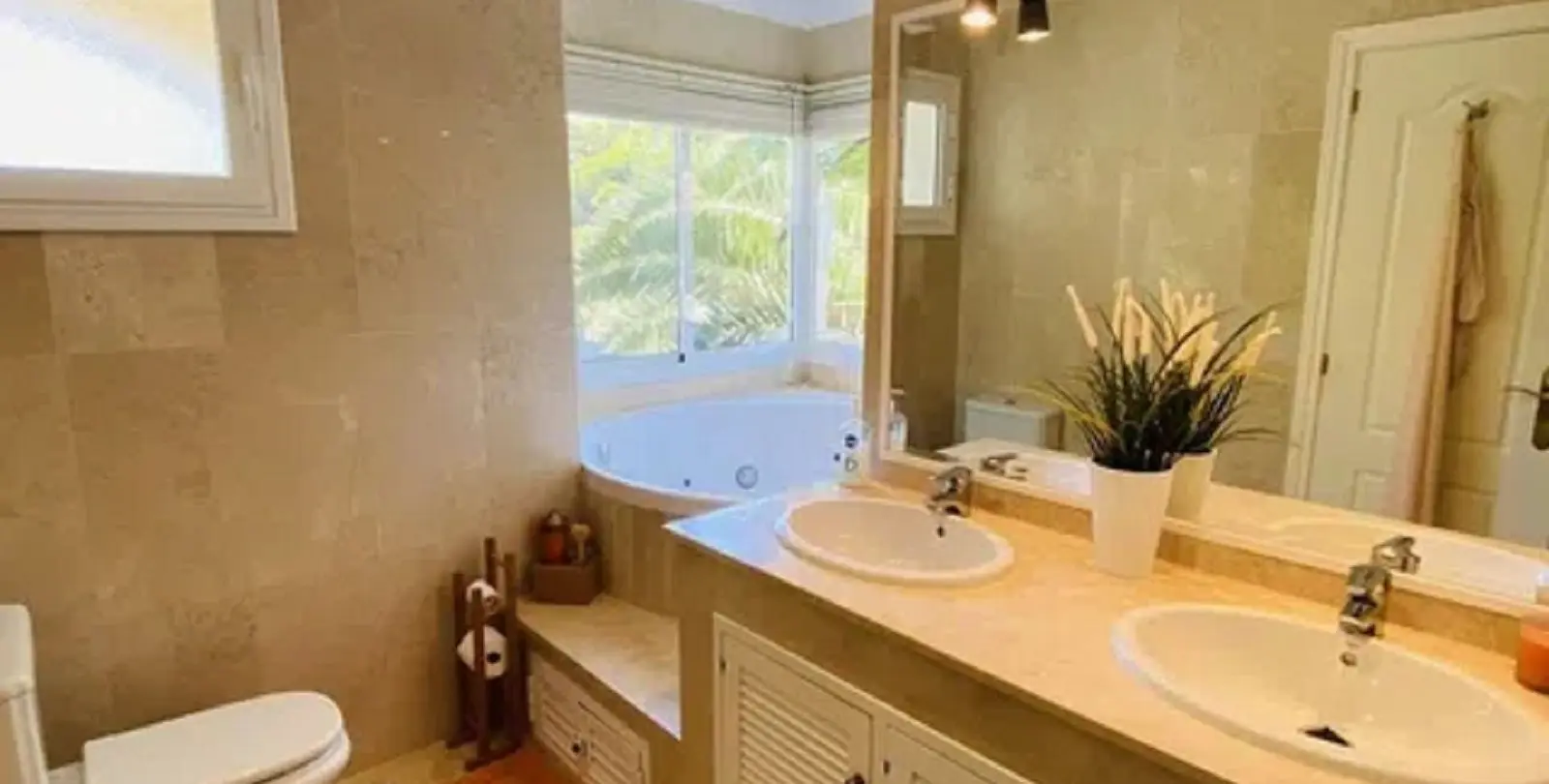 Sale of ground floor apartment in Elviria 17