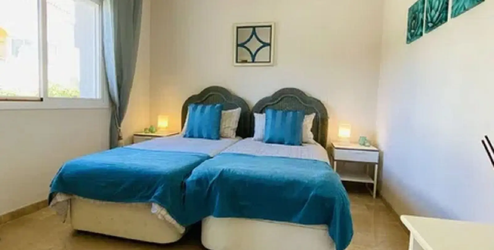 Sale of ground floor apartment in Elviria 21