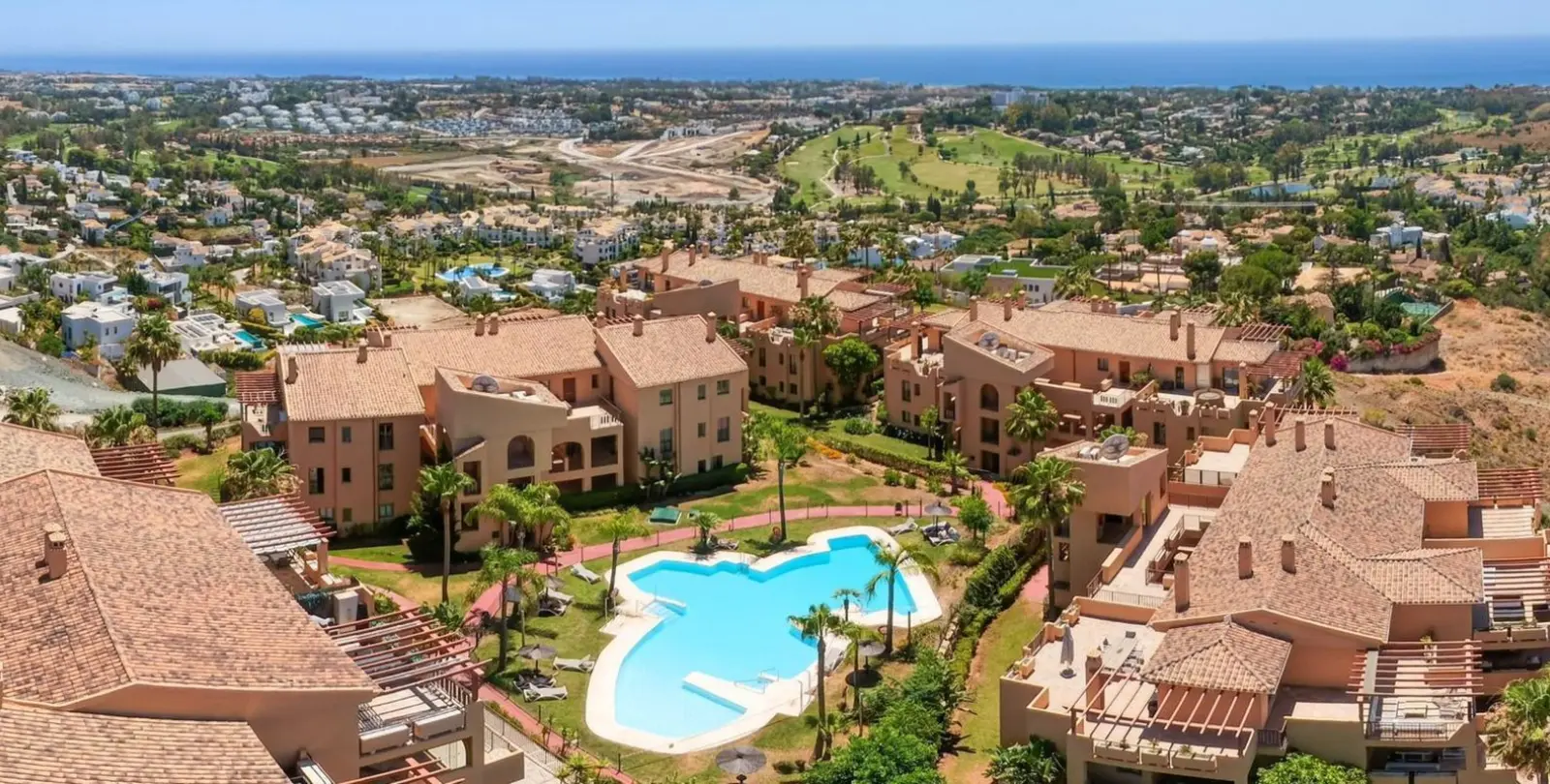 Sale of ground floor apartment in El Paraiso 1