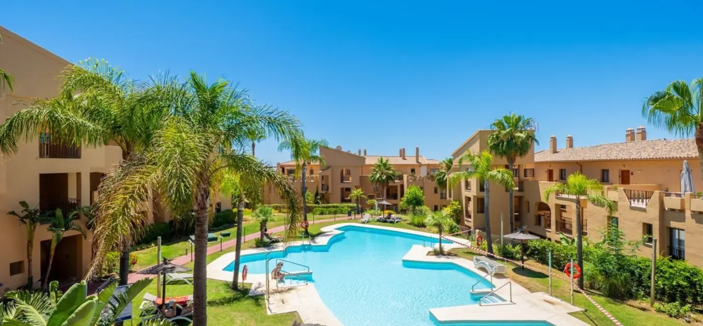Sale of ground floor apartment in El Paraiso 1