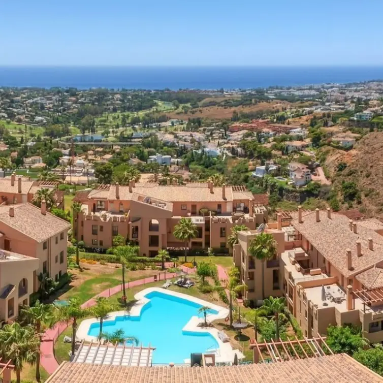 Sale of ground floor apartment in El Paraiso