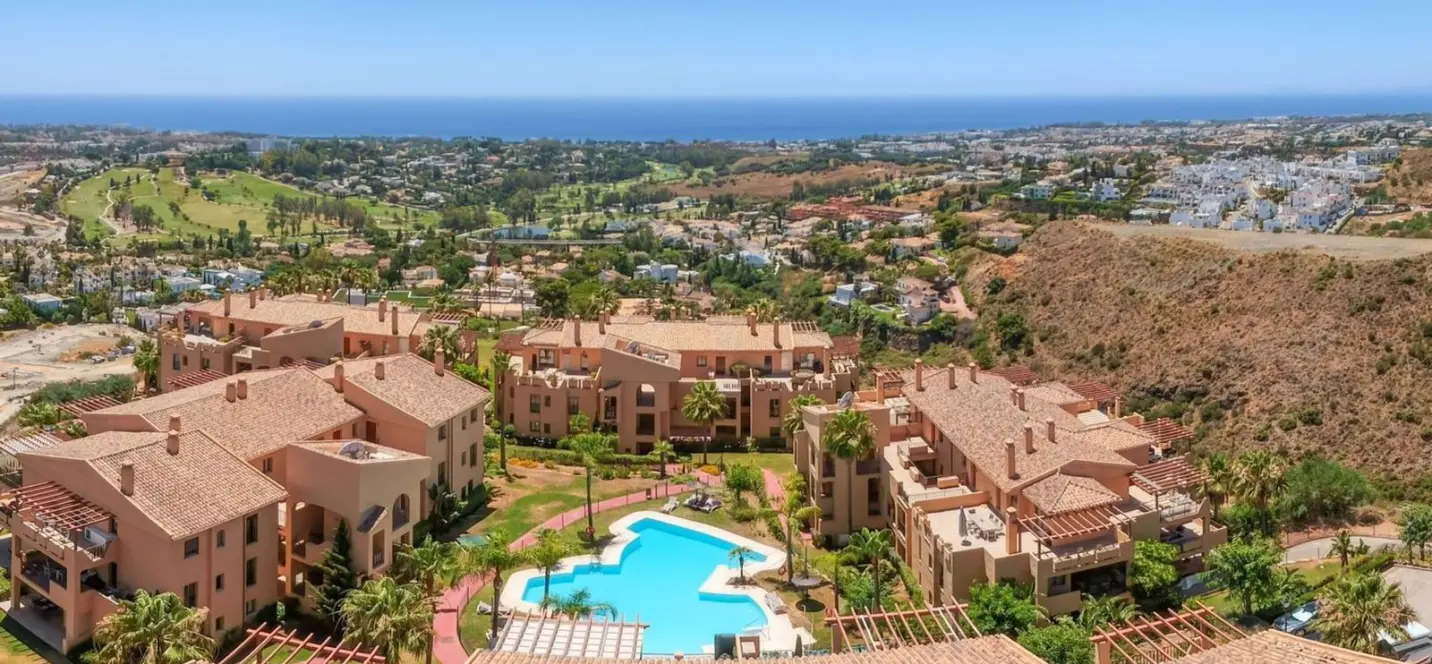 Sale of ground floor apartment in El Paraiso 3