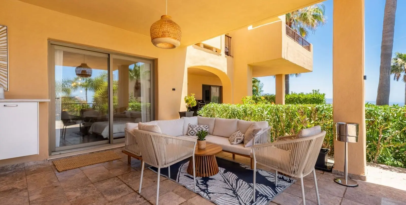Sale of ground floor apartment in El Paraiso 6
