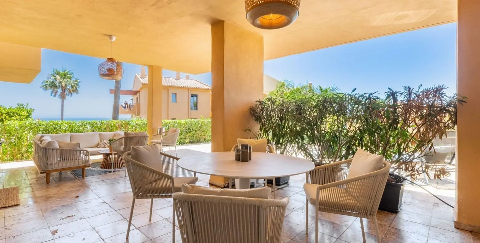 Sale of ground floor apartment in El Paraiso 9