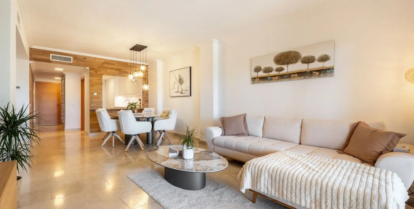 Sale of ground floor apartment in El Paraiso 14
