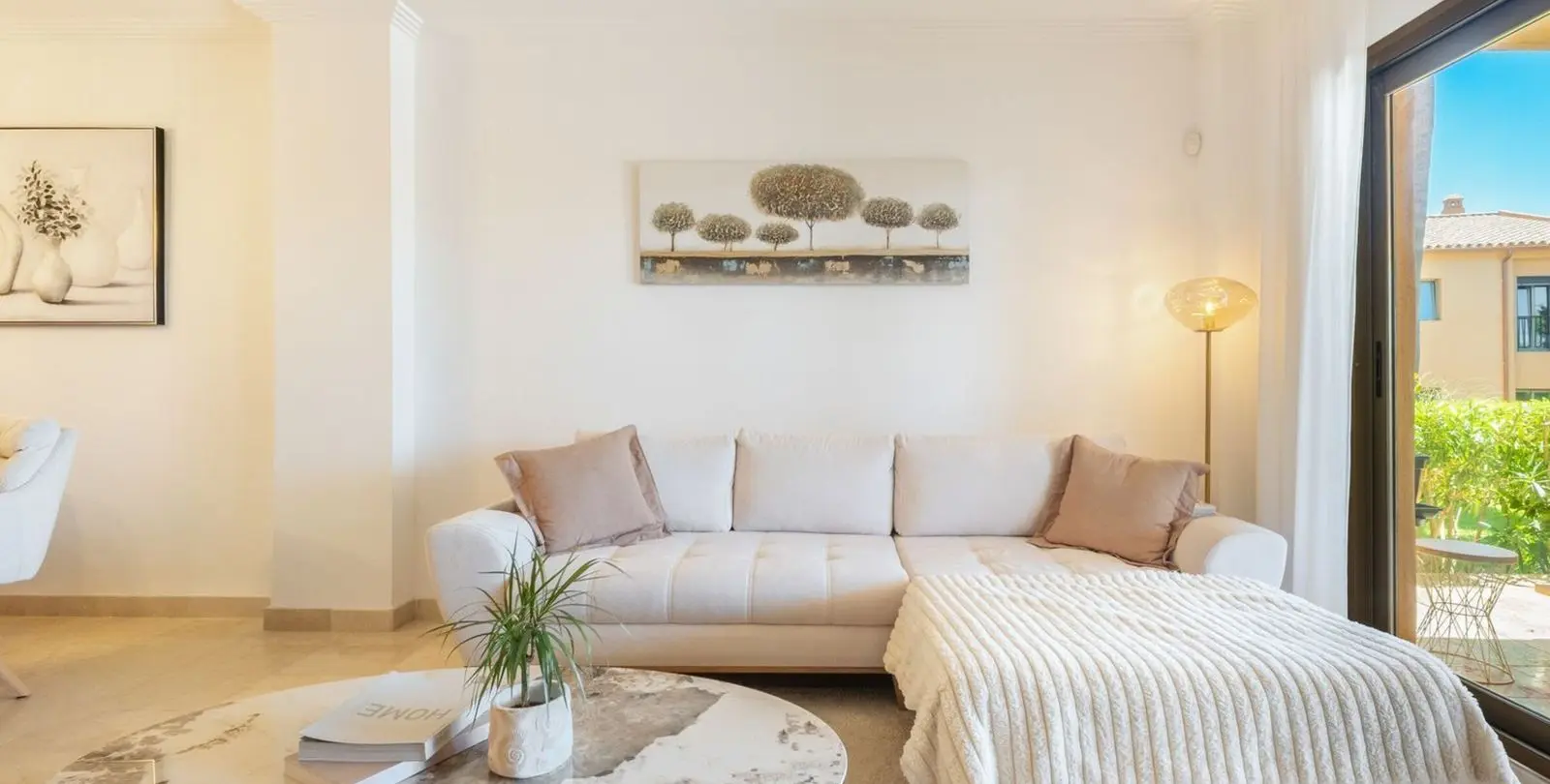 Sale of ground floor apartment in El Paraiso 15