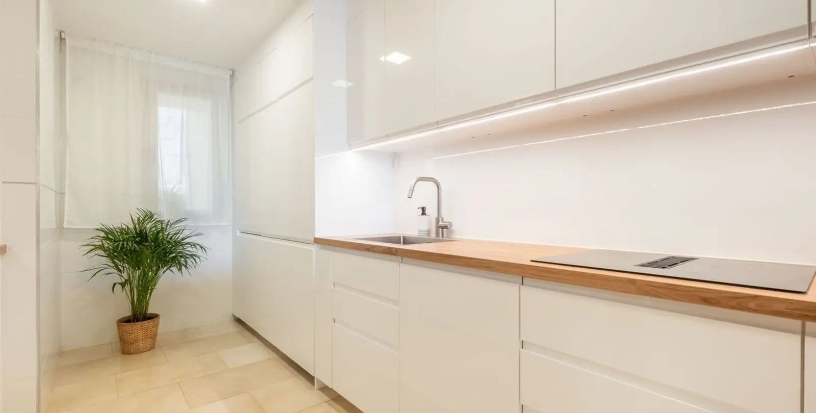 Sale of ground floor apartment in El Paraiso 20