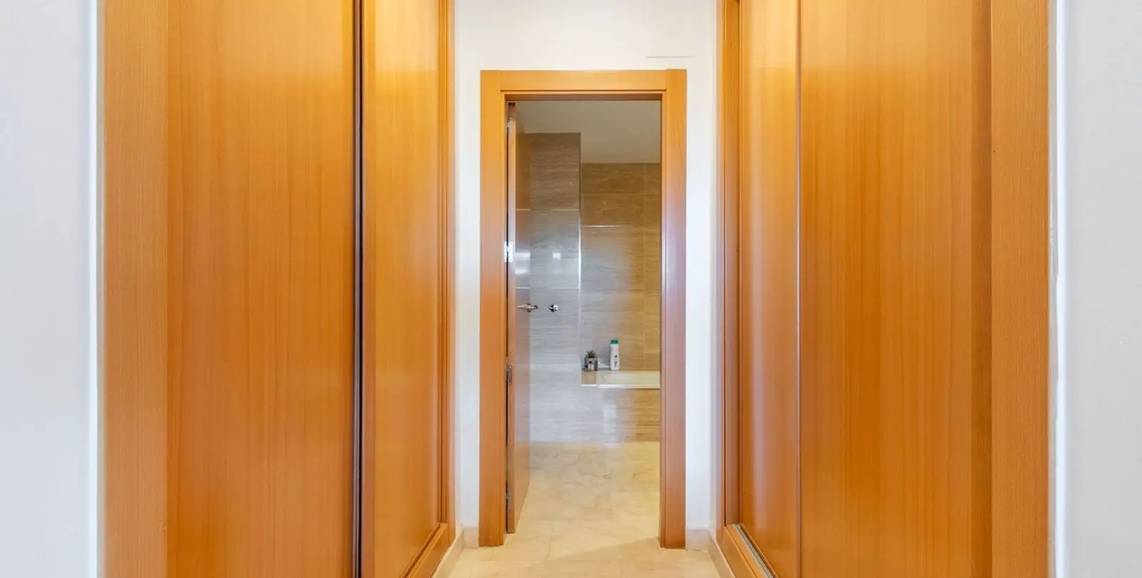 Sale of ground floor apartment in El Paraiso 24