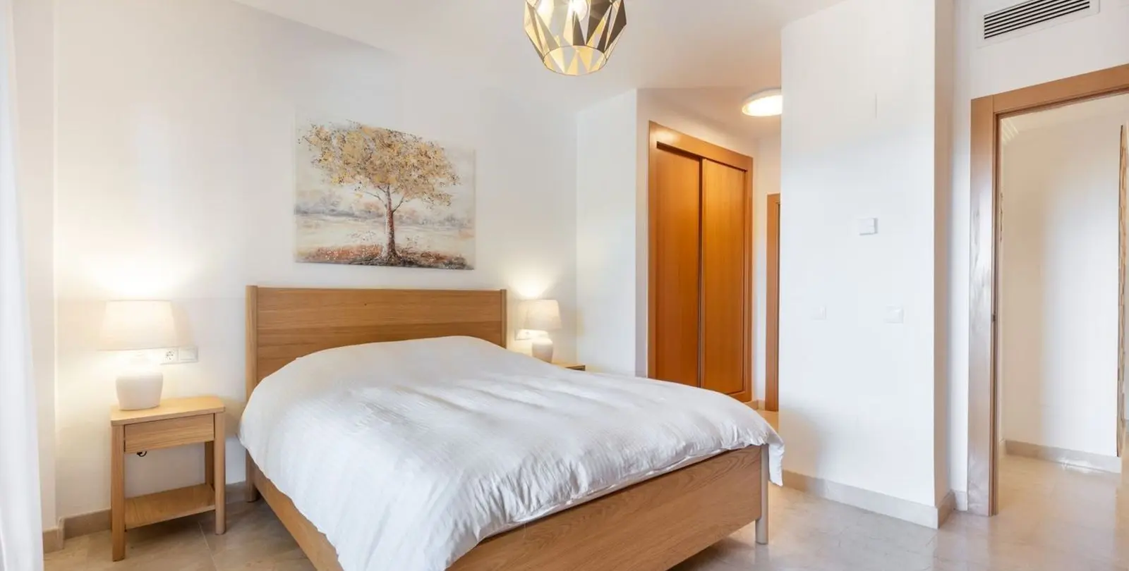 Sale of ground floor apartment in El Paraiso 30