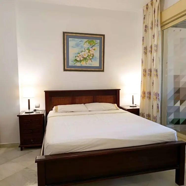 Sale of middle floor apartment in Nueva Andalucía