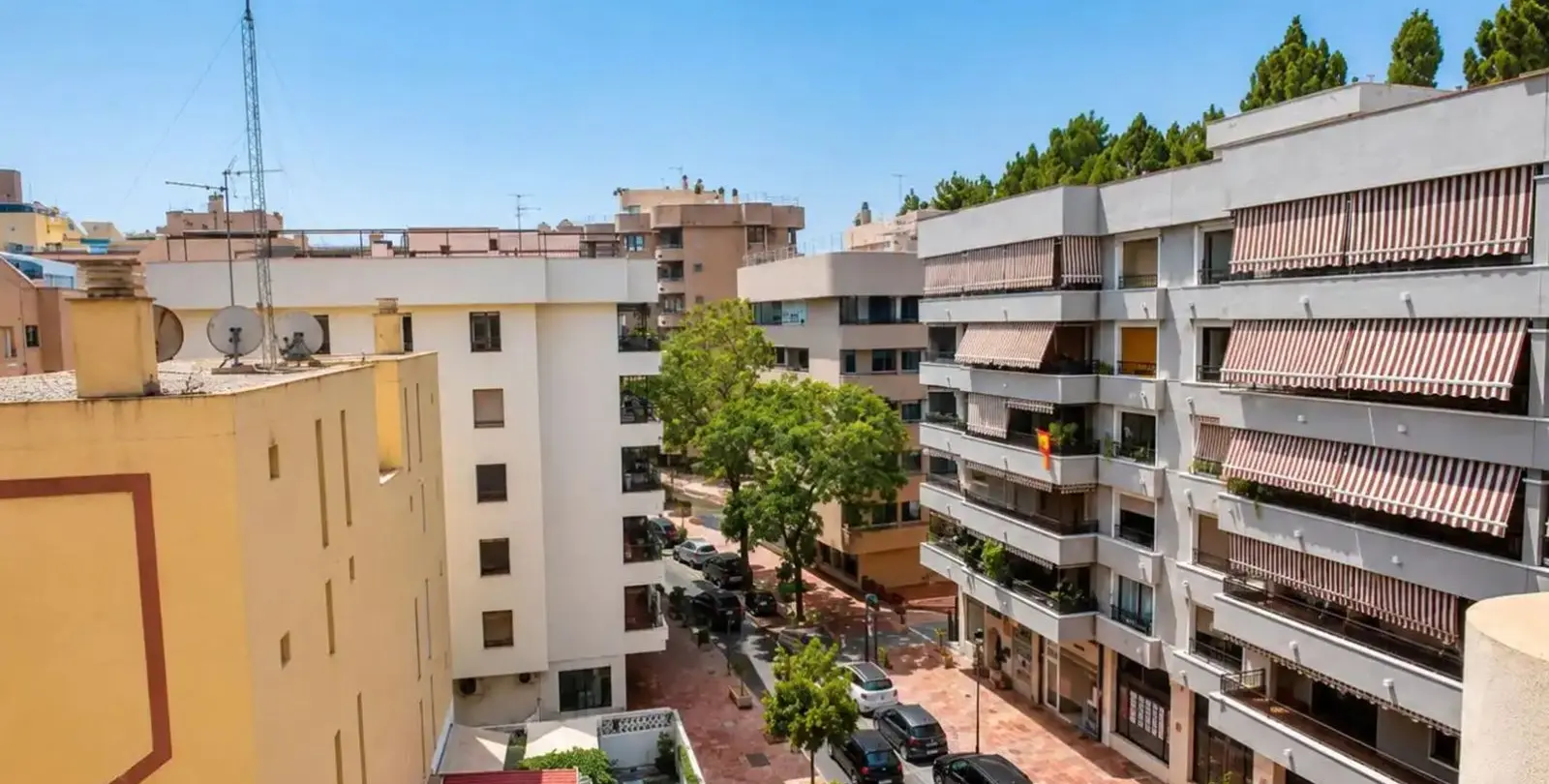 Venta de apartamento en planta media en Marbella 3