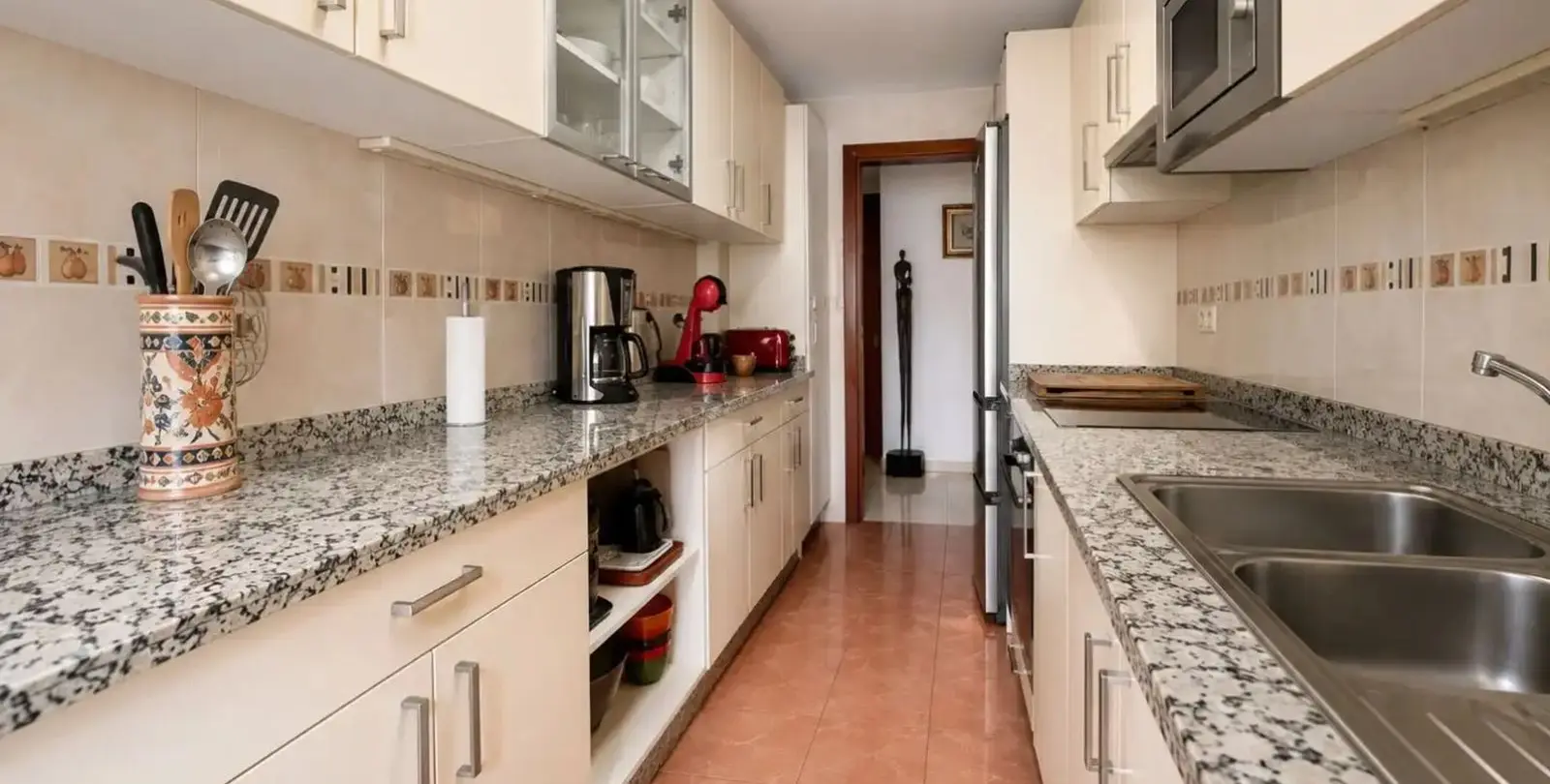 Venta de apartamento en planta media en Marbella 9