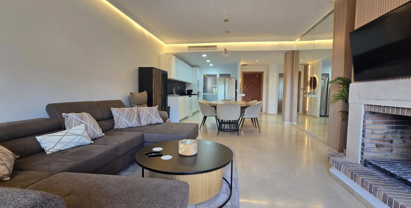 Sale of penthouse duplex in New Golden Mile 3