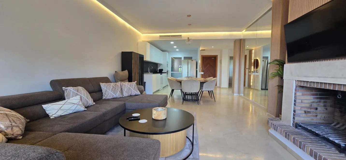 Sale of penthouse duplex in New Golden Mile 2