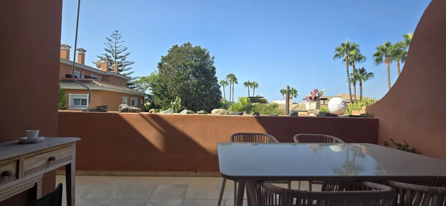 Sale of penthouse duplex in New Golden Mile 3
