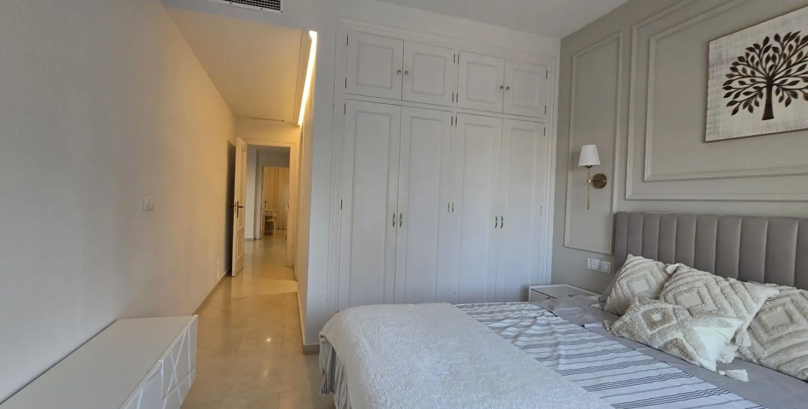 Sale of penthouse duplex in New Golden Mile 6