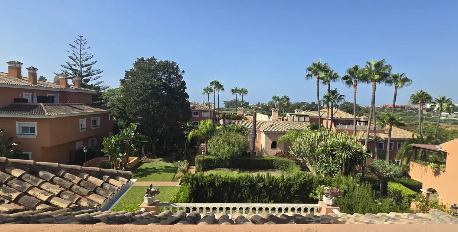 Sale of penthouse duplex in New Golden Mile 14