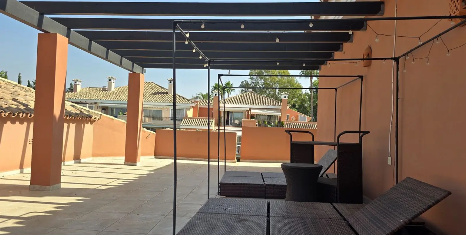 Sale of penthouse duplex in New Golden Mile 15