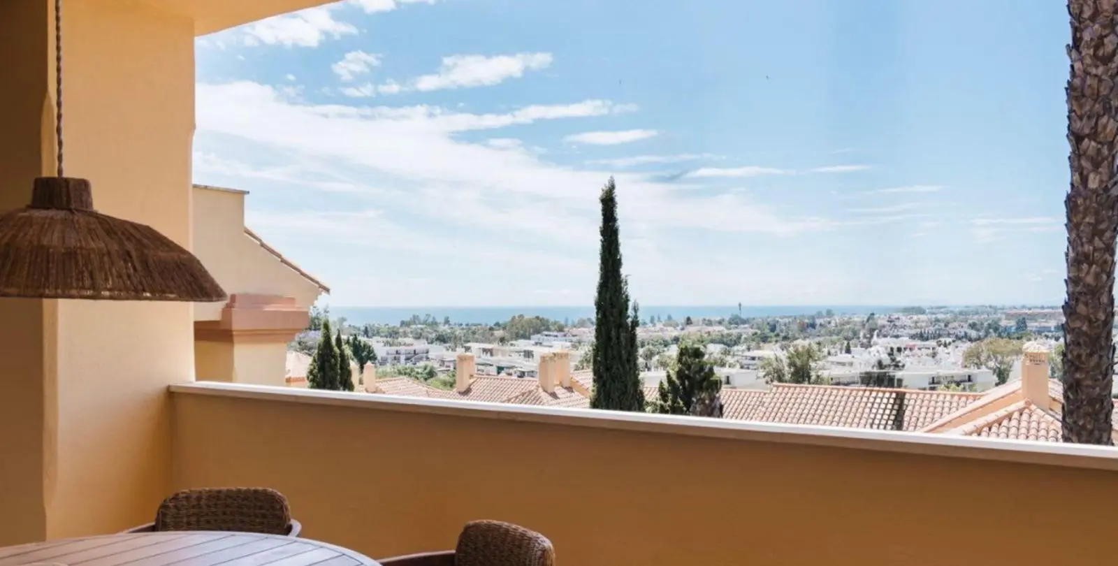 Sale of middle floor apartment in Nueva Andalucía 1