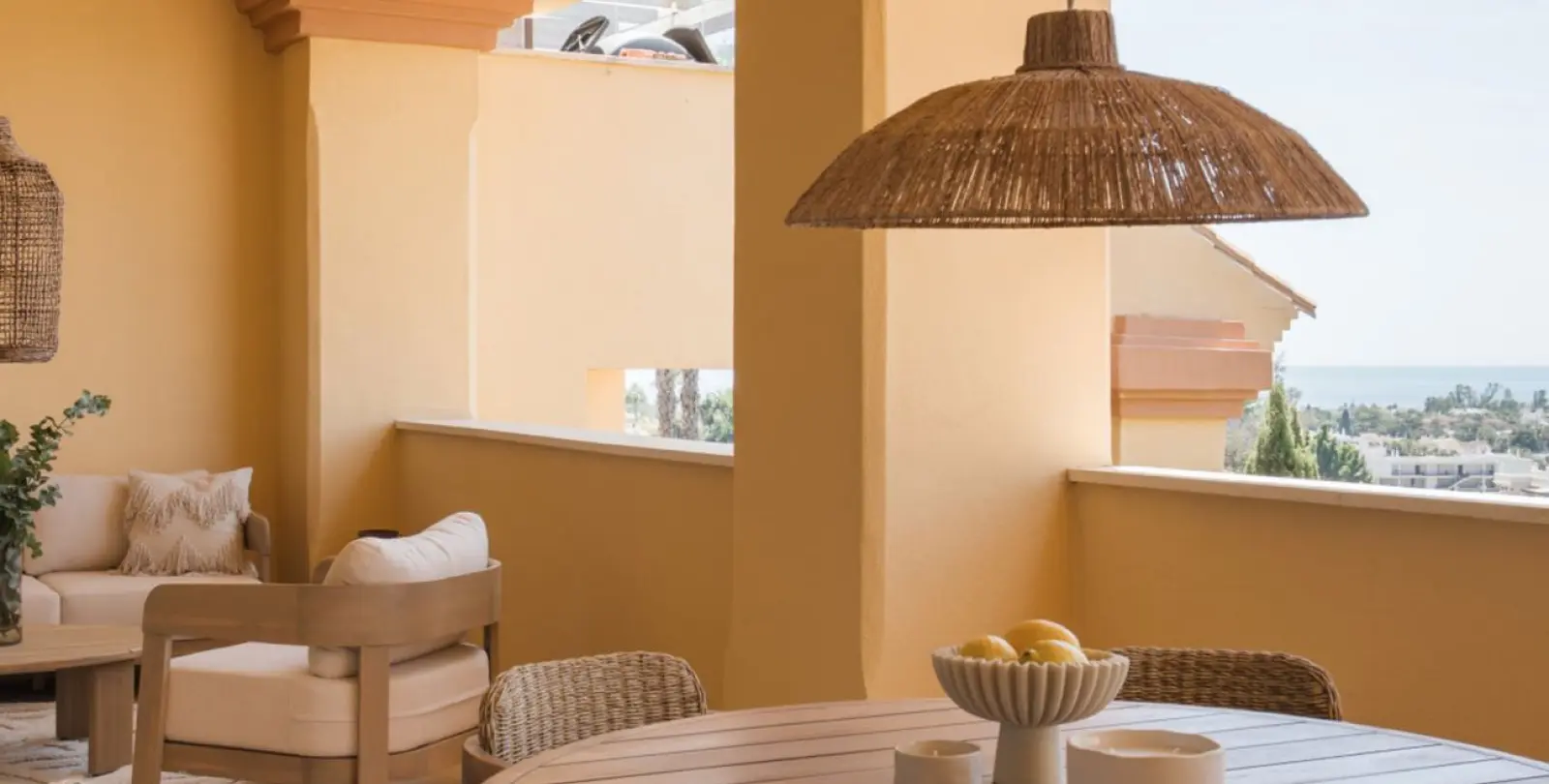 Sale of middle floor apartment in Nueva Andalucía 2
