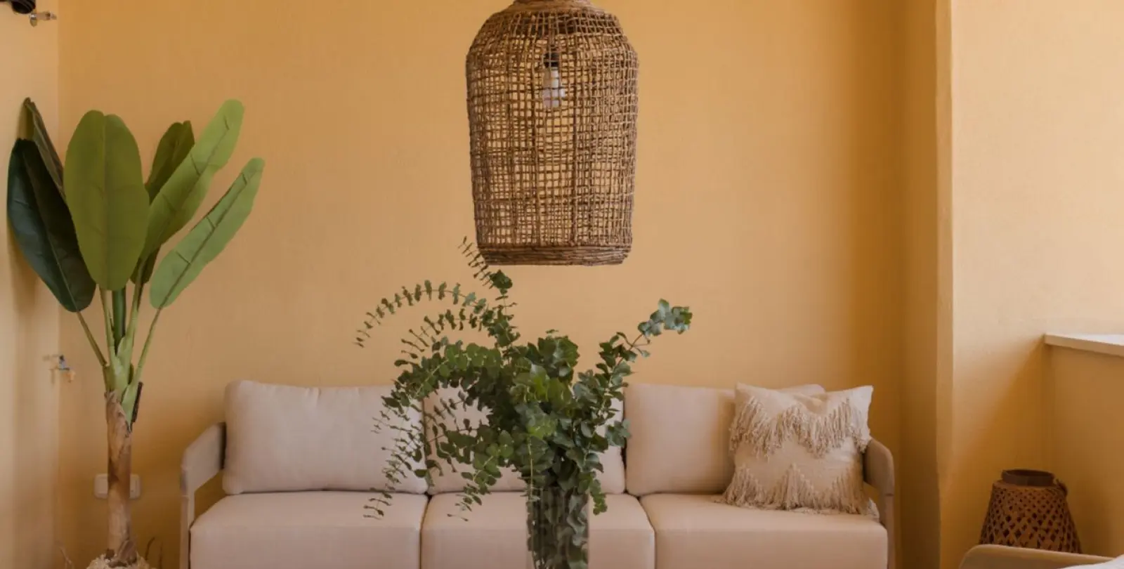Sale of middle floor apartment in Nueva Andalucía 3