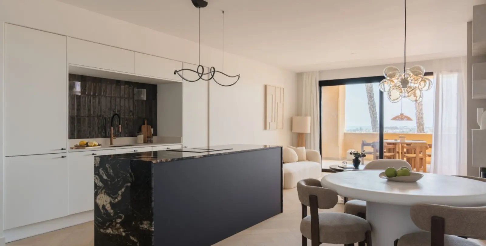 Sale of middle floor apartment in Nueva Andalucía 9