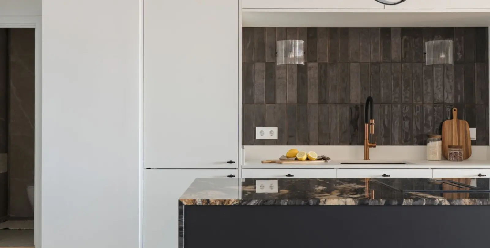 Sale of middle floor apartment in Nueva Andalucía 12