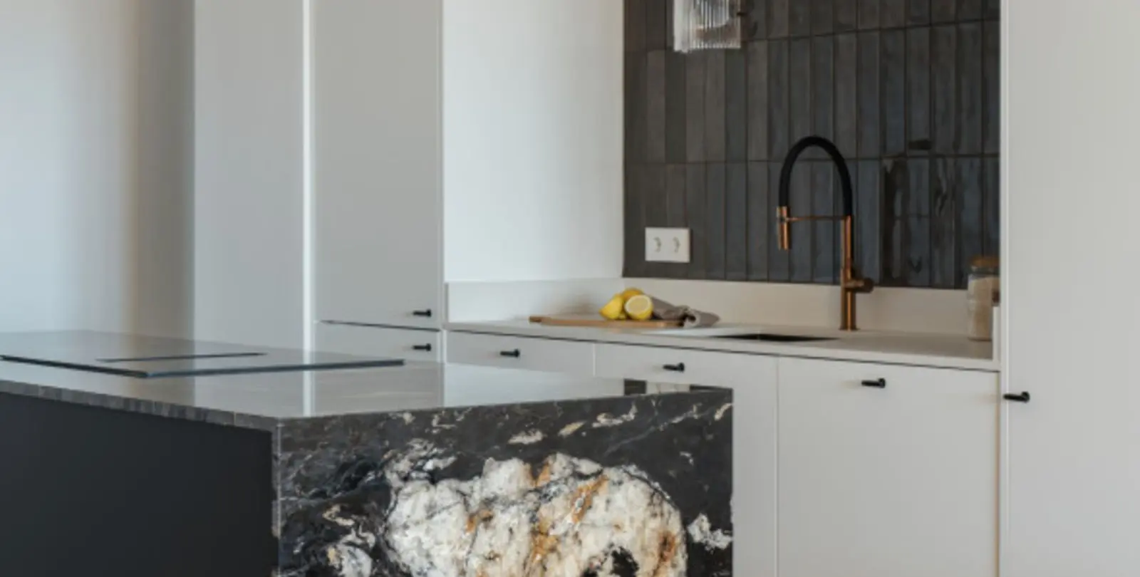 Sale of middle floor apartment in Nueva Andalucía 15