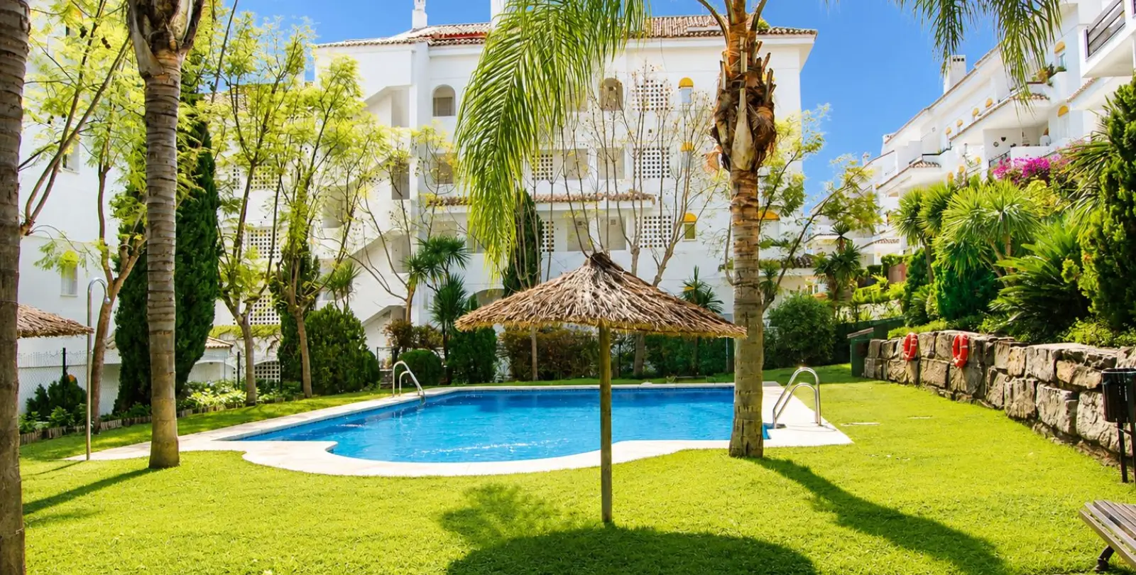 Продажа апартаментов на первом этаже в Guadalmina Baja 21