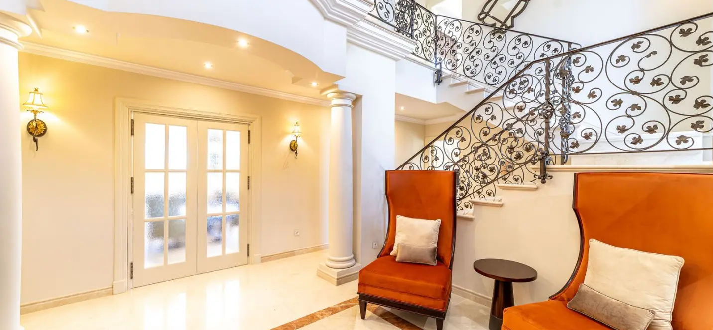 Sale of detached villa in Atalaya 2