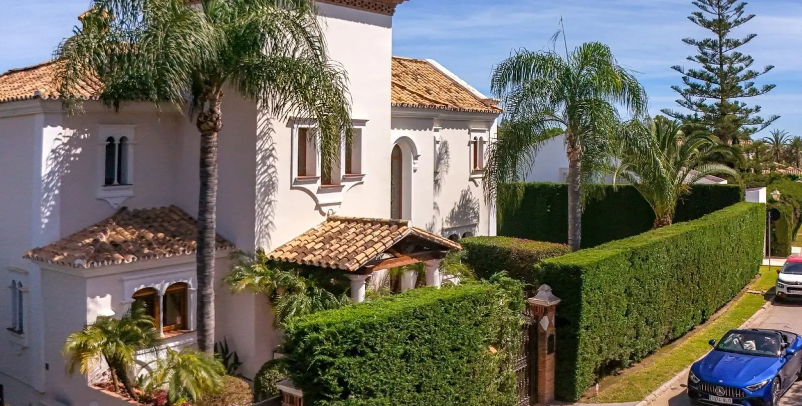 Sale of detached villa in Atalaya 1