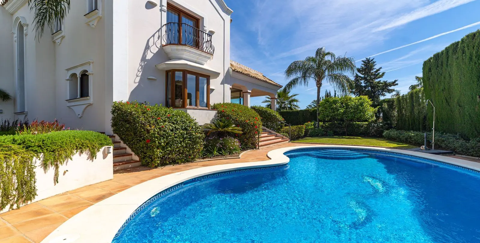 Sale of detached villa in Atalaya 17