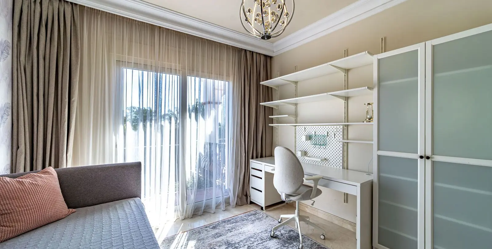 Sale of detached villa in Atalaya 18