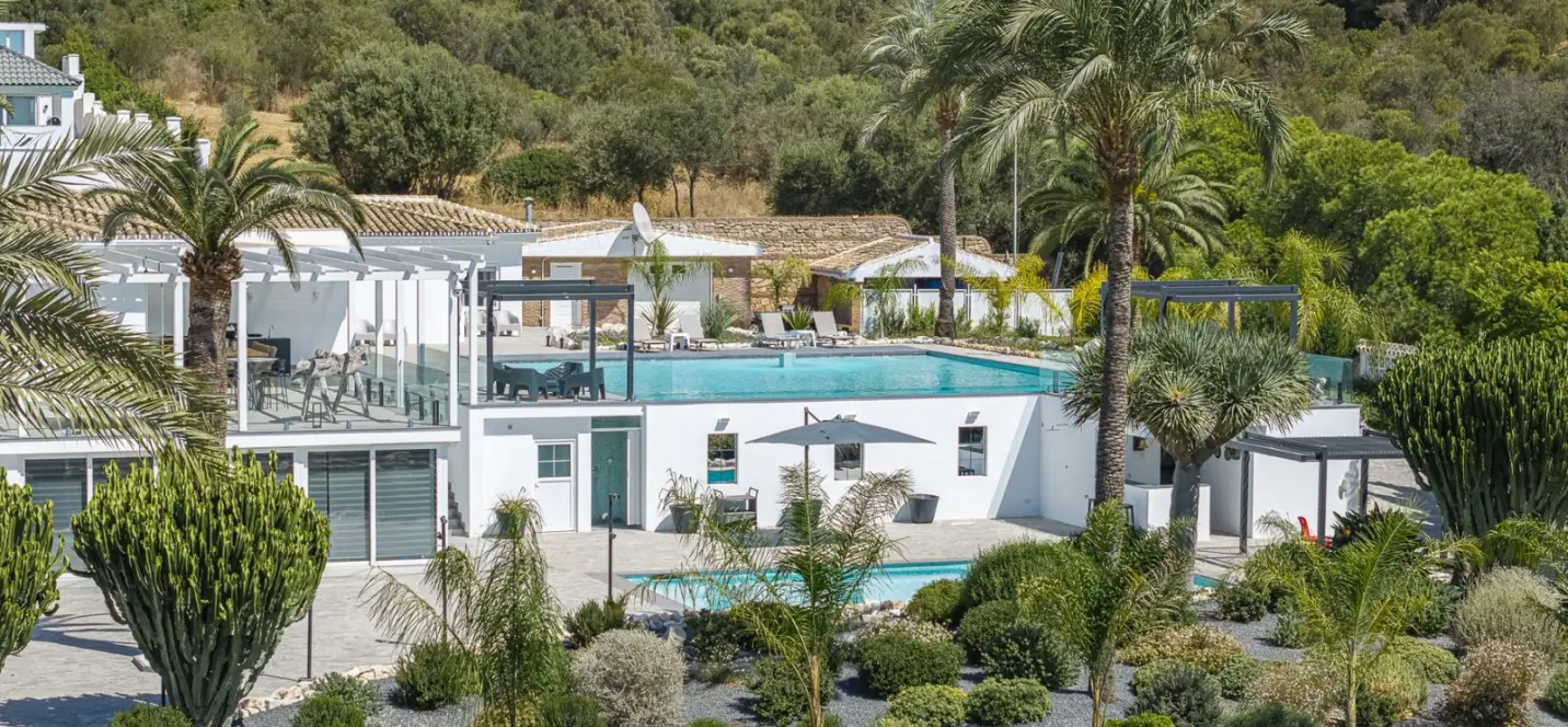 Sale of detached villa in Elviria 0