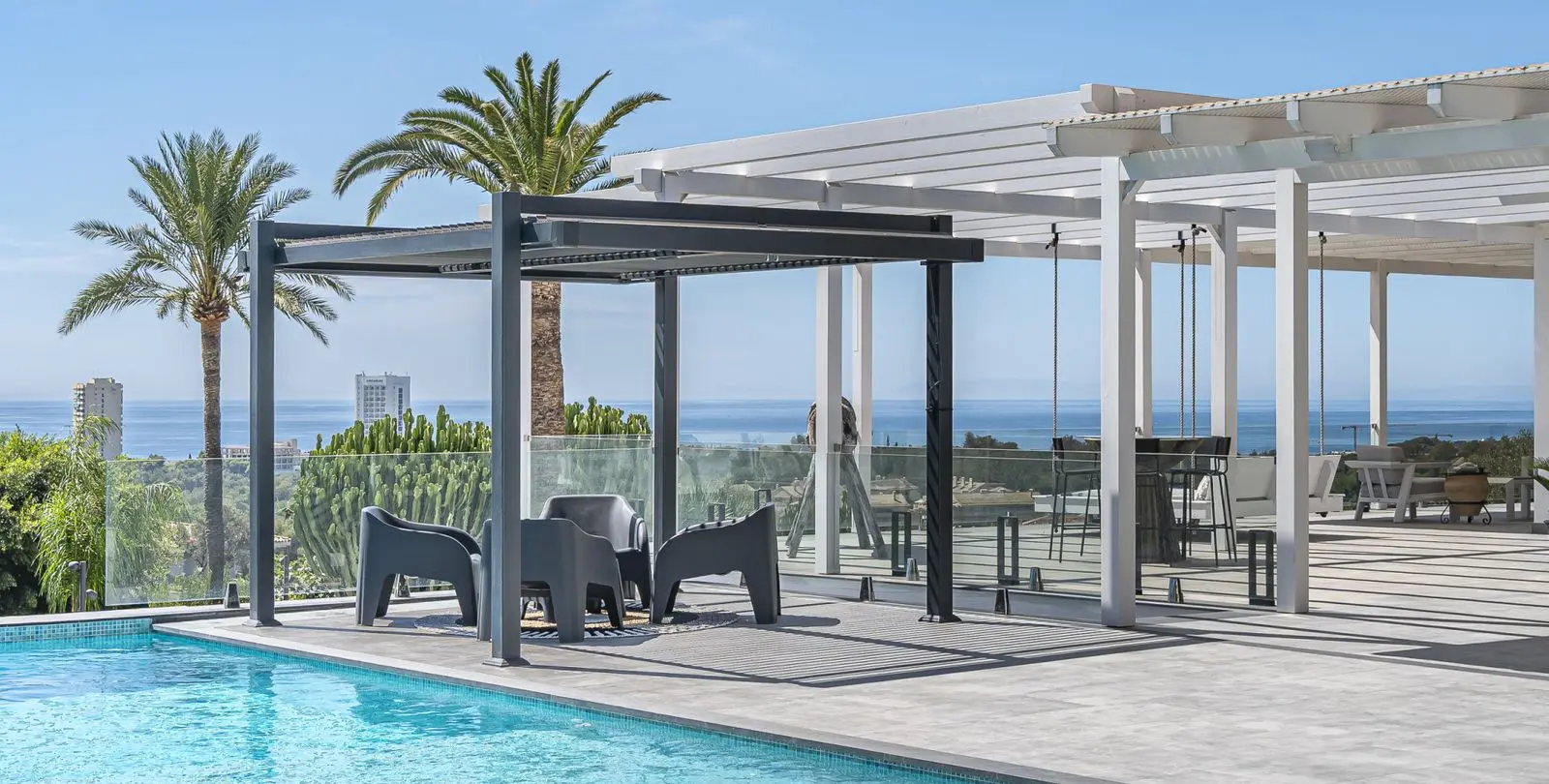 Sale of detached villa in Elviria 5