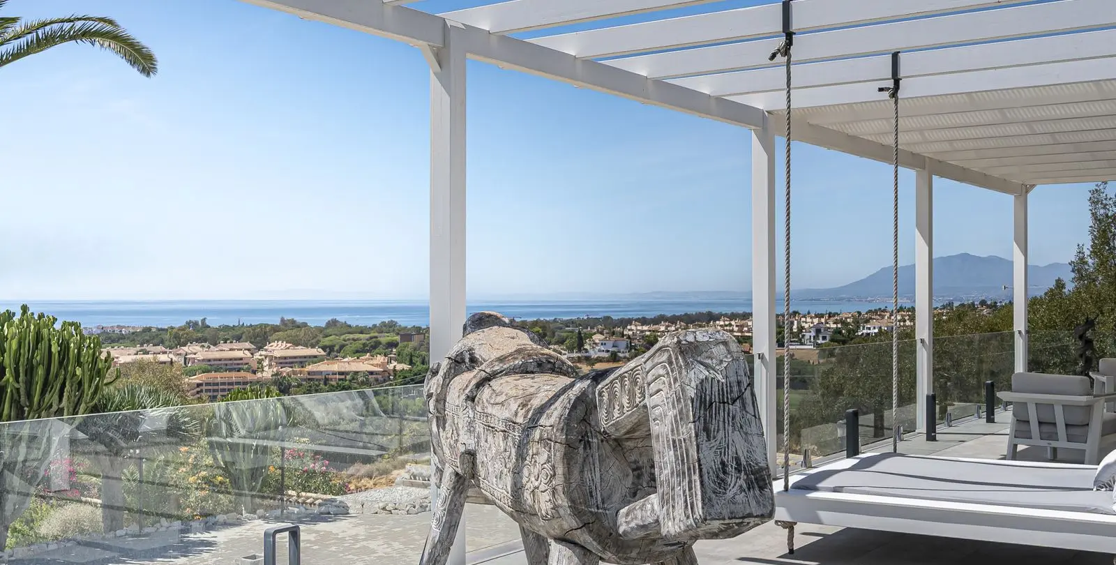 Sale of detached villa in Elviria 7