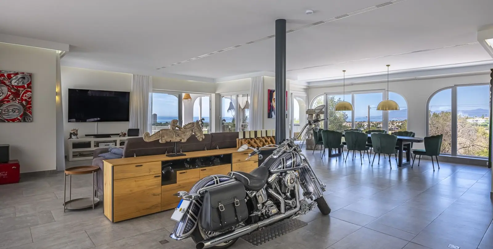 Sale of detached villa in Elviria 18