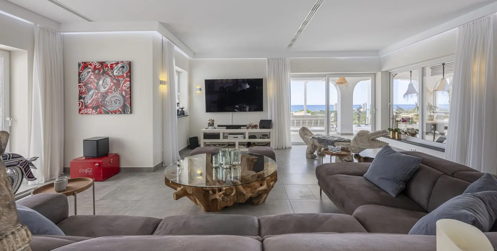 Sale of detached villa in Elviria 19