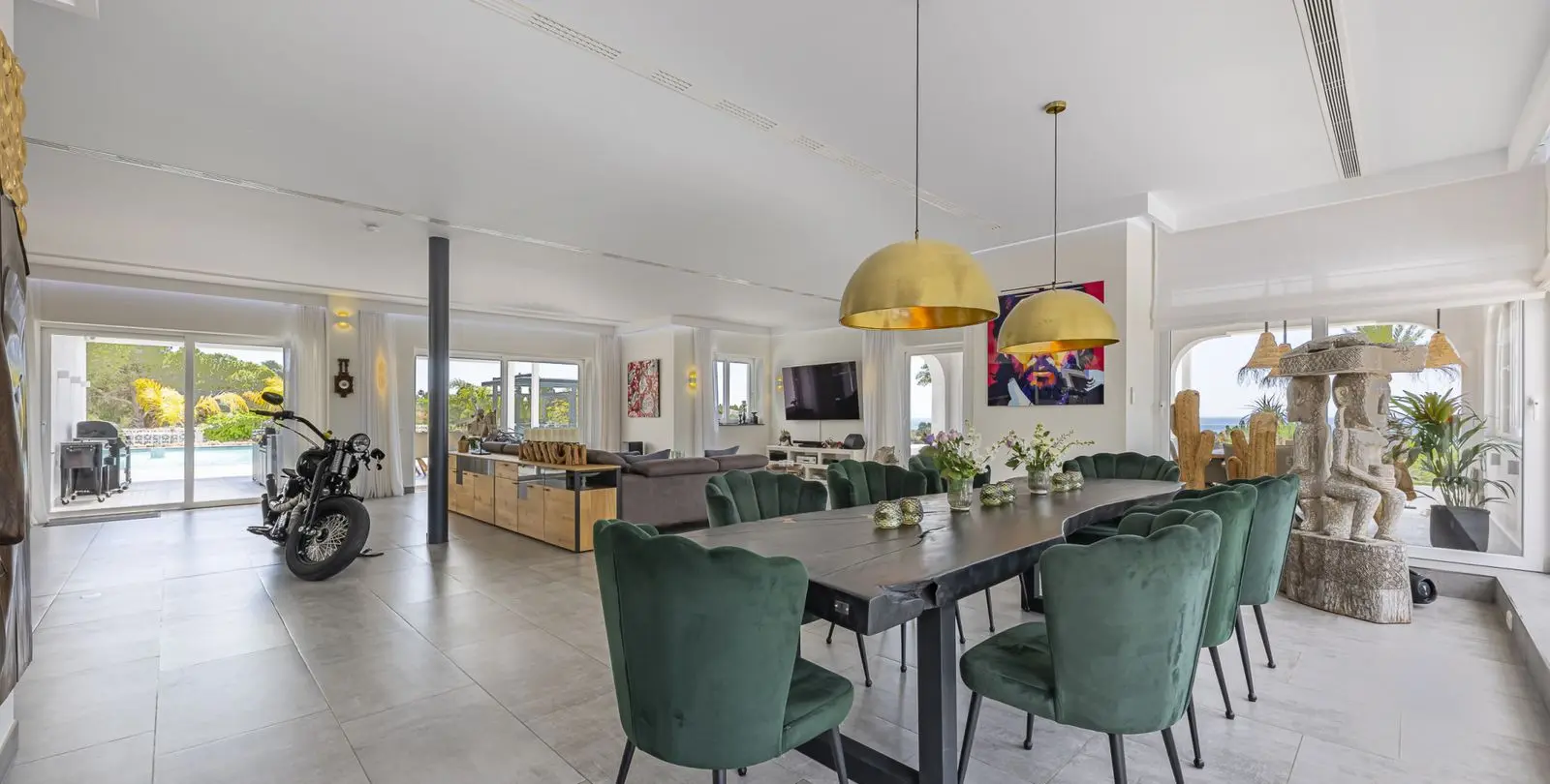 Sale of detached villa in Elviria 21