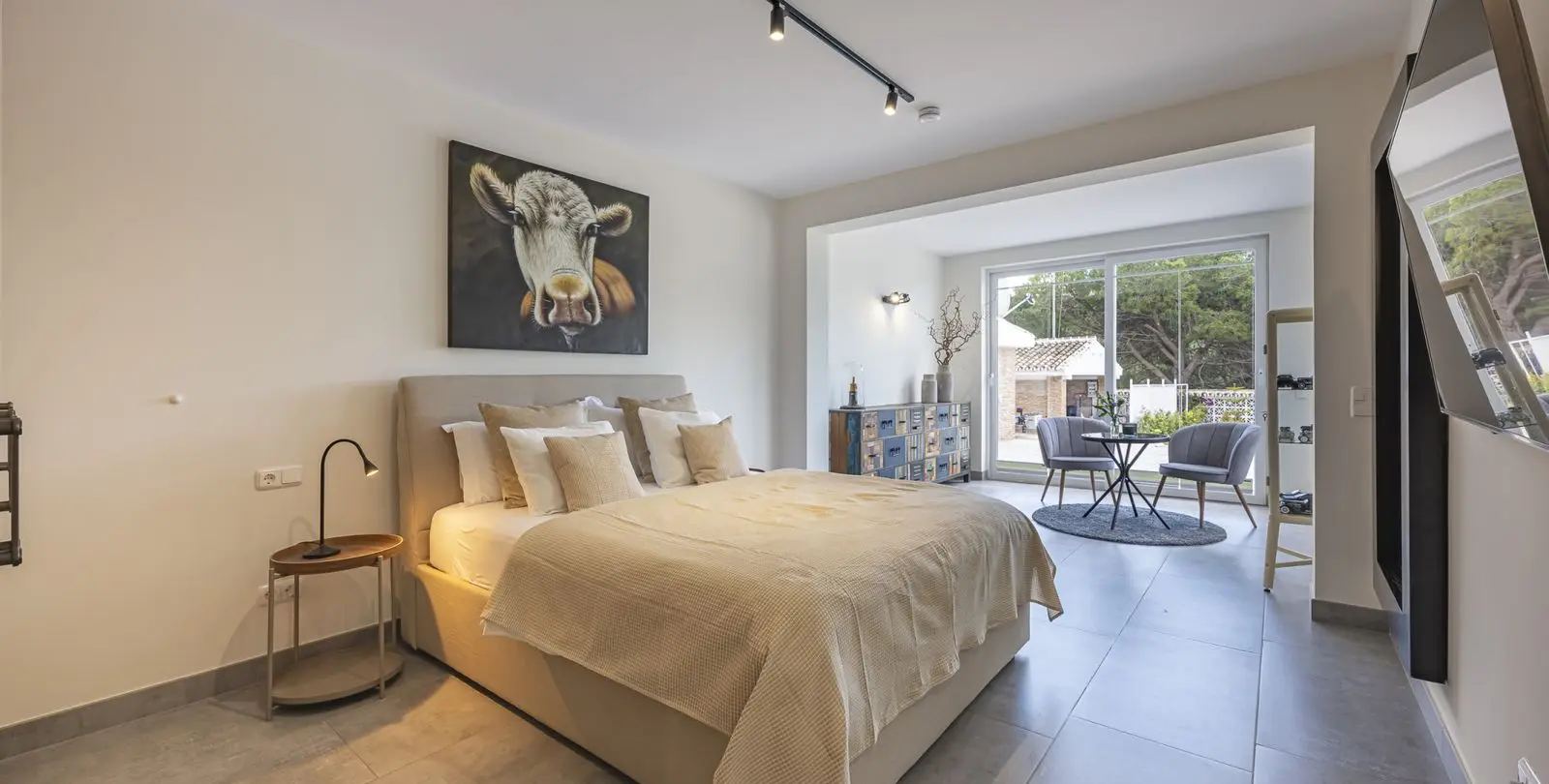 Sale of detached villa in Elviria 33