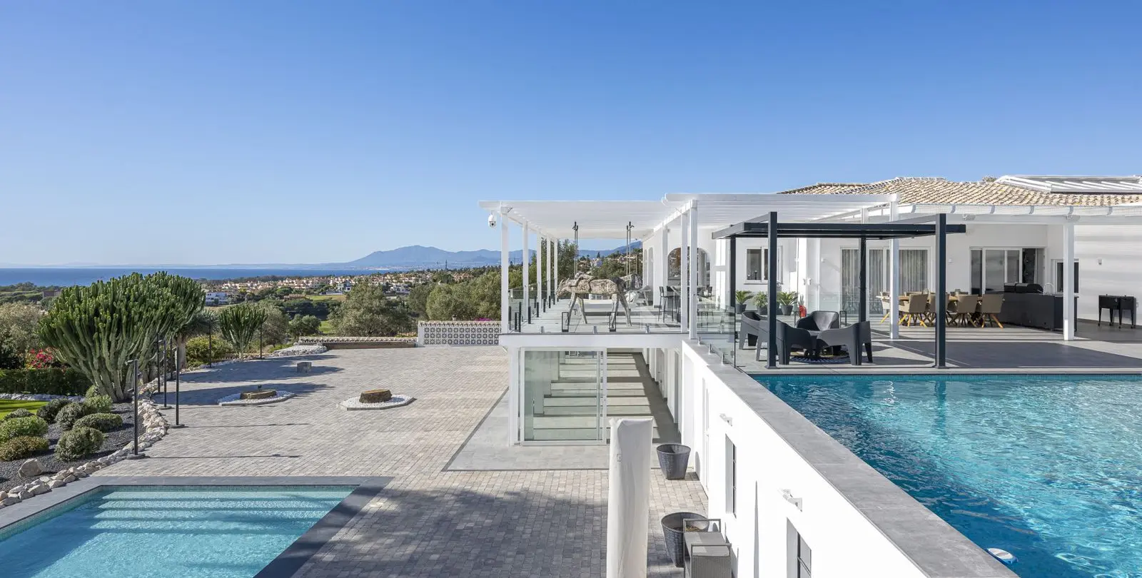 Sale of detached villa in Elviria 39