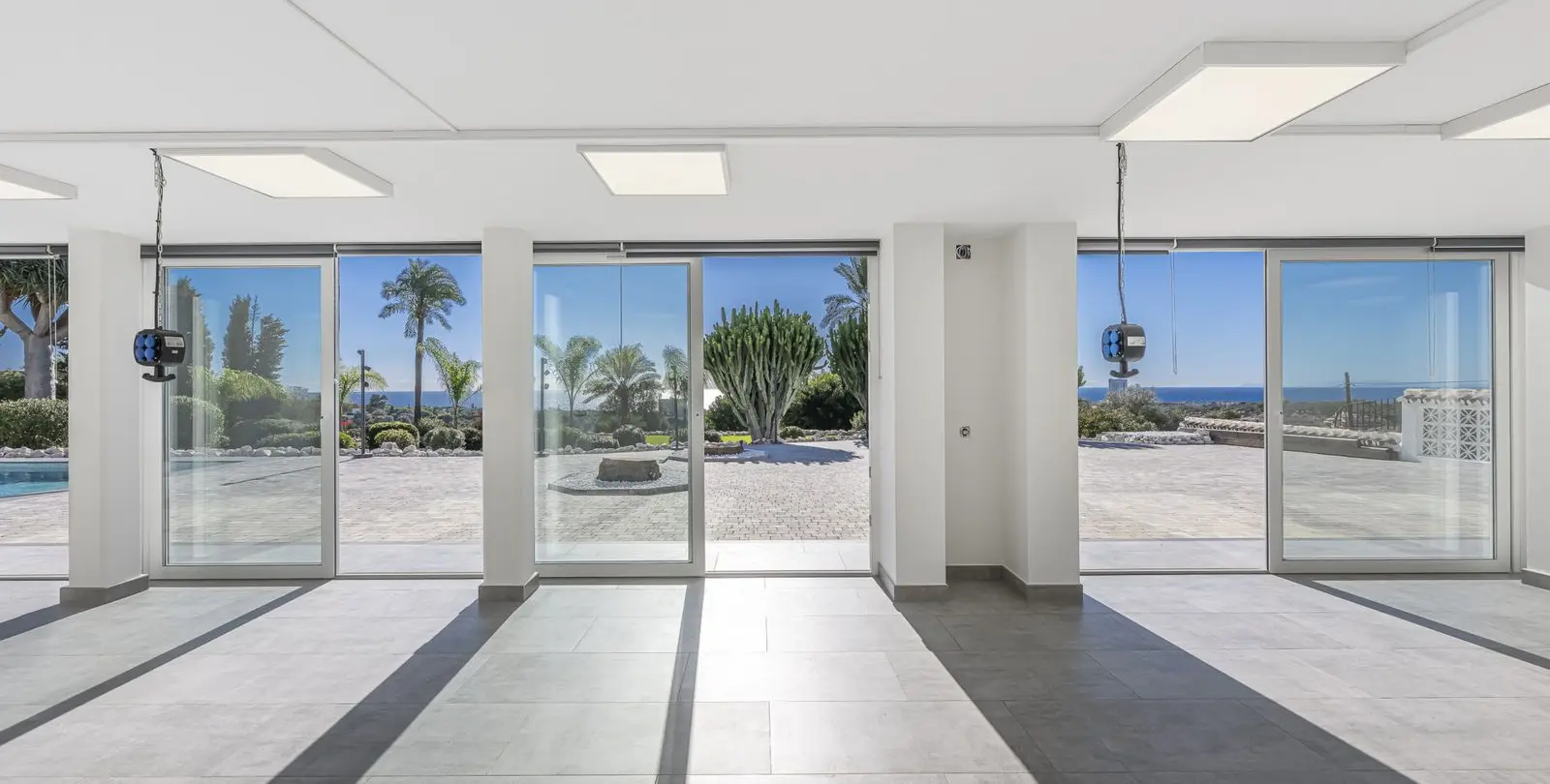 Sale of detached villa in Elviria 41